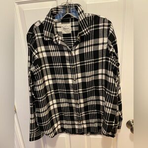 NWOT JAQUE’S GIRLFRIEND BLACK PLAID FLANNEL MEDIUM 💕